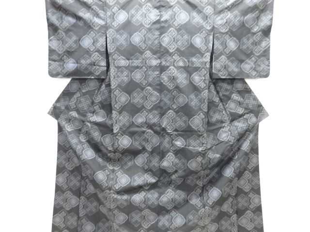 華紋模様織り出し本場村山大島紬着物